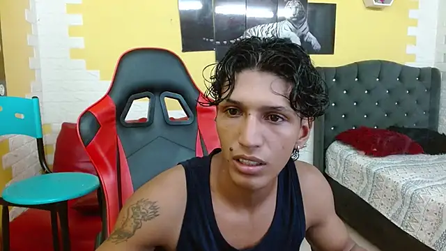 Snapshot of bull_cam chatting on 10-14-25, 08:09 bull cam online show from 10-14-25, 08:09