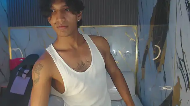 Snapshot of bull_cam chatting on 10-22-25, 07:46 bull cam online show from 10-22-25, 07:46