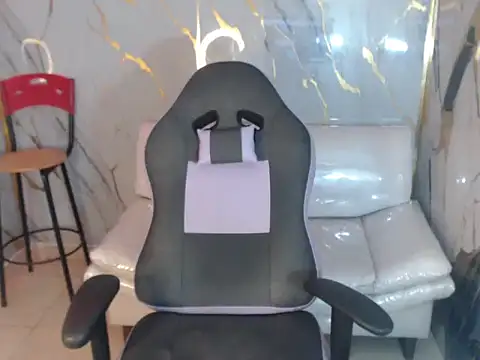 Snapshot of bull_cam chatting on 10-24-25, 08:16 bull cam online show from 10-24-25, 08:16