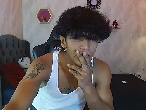 Snapshot of bull_cam chatting on 11-12-25, 05:13 bull cam online show from 11-12-25, 05:13