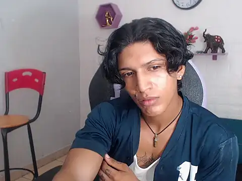 Snapshot of bull_cam chatting on 11-21-25, 03:44 bull cam online show from 11-21-25, 03:44