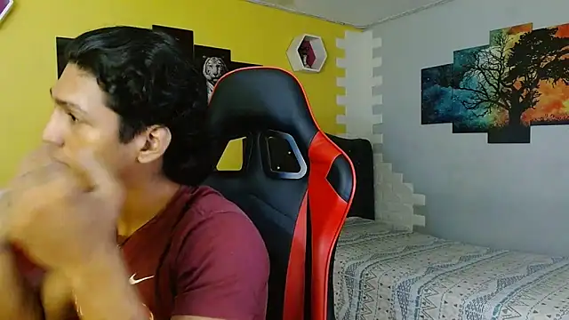 Snapshot of bull_cam chatting on 11-24-25, 03:45 bull cam online show from 11-24-25, 03:45