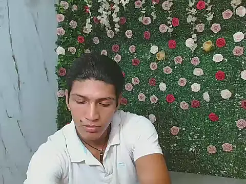 Snapshot of bull_cam chatting on 11-30-25, 03:05 bull cam online show from 11-30-25, 03:05