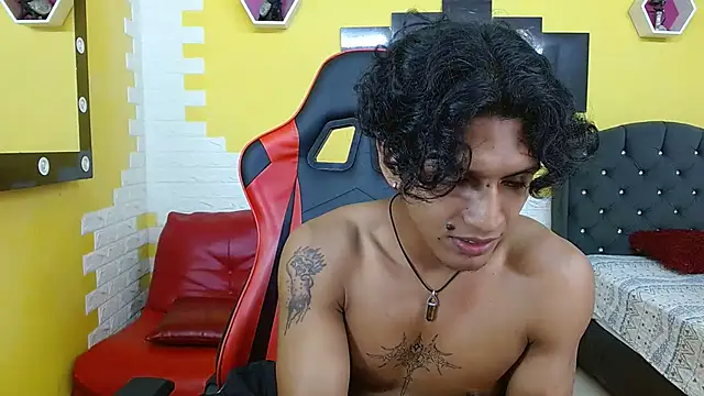 Snapshot of bull_cam chatting on 12-01-25, 03:11 bull cam online show from 12-01-25, 03:11