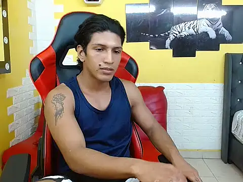 Snapshot of bull_cam chatting on 12-03-25, 01:35 bull cam online show from 12-03-25, 01:35