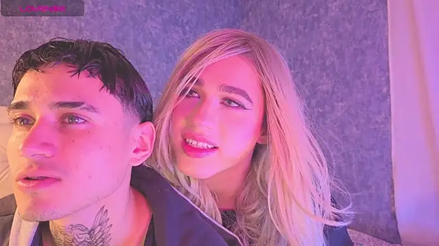 Snapshot of saraah_queen1 chatting on 10-28-25, 05:11 saraah queen1 online show from 10-28-25, 05:11