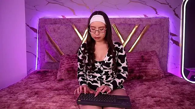 natasha vesper online show from 10-29-25, 12:07