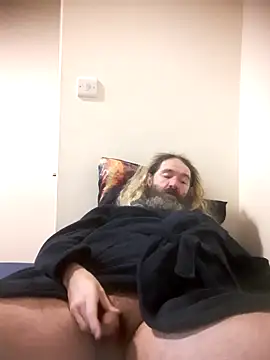 Snapshot of Ukhertsm chatting on 09-13-25, 06:08 Ukhertsm online show from 09-13-25, 06:08