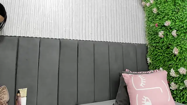 Skarlett hot  online show from 02-17-26, 08:59