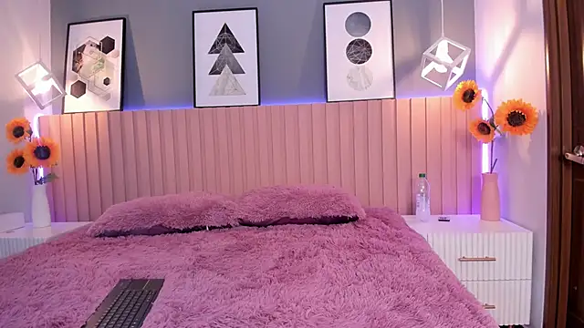 Snapshot of Nina_Ford chatting on 10-10-25, 03:27 Nina Ford online show from 10-10-25, 03:27