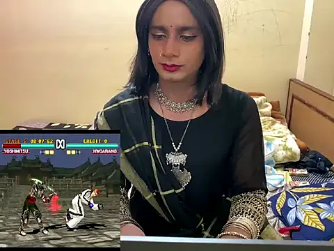 Snapshot of LuvLayla chatting on 12-20-25, 06:42 LuvLayla online show from 12-20-25, 06:42