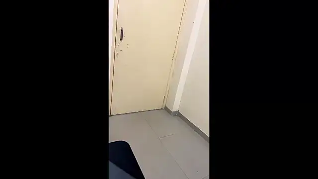 Snapshot of LuvLayla chatting on 12-21-25, 05:20 LuvLayla online show from 12-21-25, 05:20