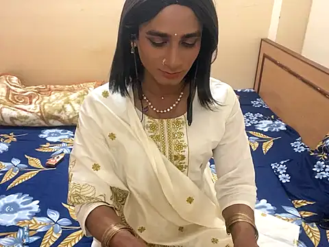 Snapshot of LuvLayla chatting on 01-08-26, 05:04 LuvLayla online show from 01-08-26, 05:04