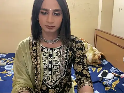 Snapshot of LuvLayla chatting on 01-12-26, 06:46 LuvLayla online show from 01-12-26, 06:46