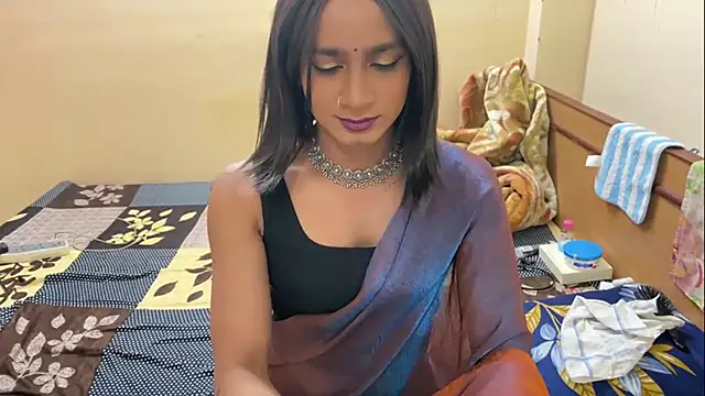 Snapshot of LuvLayla chatting on 02-08-26, 03:37 LuvLayla online show from 02-08-26, 03:37