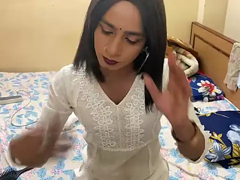 Snapshot of LuvLayla chatting on 02-16-26, 08:16 LuvLayla online show from 02-16-26, 08:16