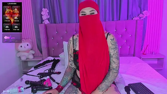 Nayla-Mouna online show from 02-21-26, 07:42