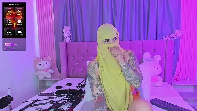 Nayla-Mouna online show from 02-27-26, 07:36