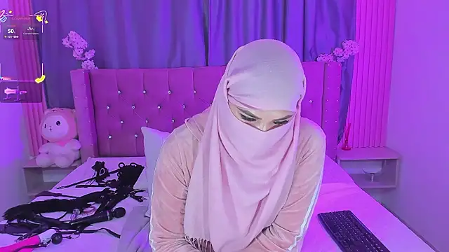 Nayla-Mouna online show from 03-26-26, 07:36