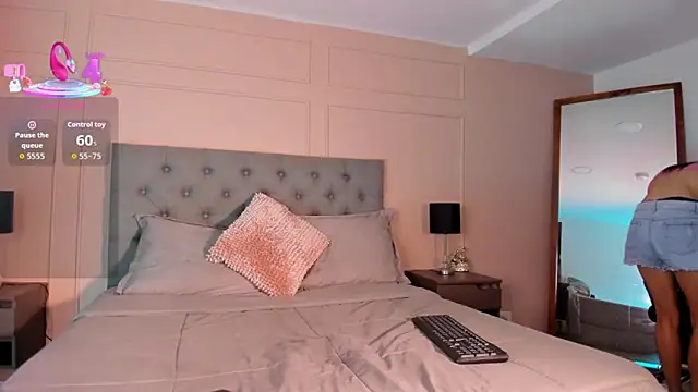 ALICESANDOVAL online show from 10-03-25, 11:40