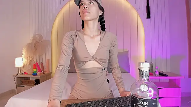 ALICESANDOVAL online show from 04-24-26, 11:23