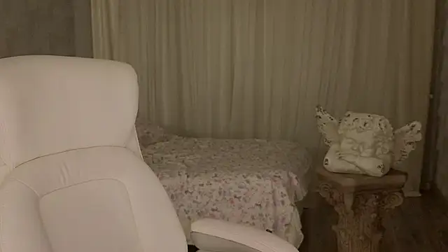 I am joss online show from 04-18-26, 11:38