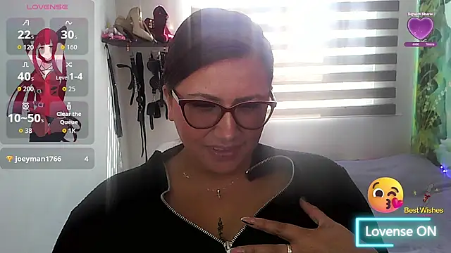 Vesper Vixen online show from 10-24-25, 01:40