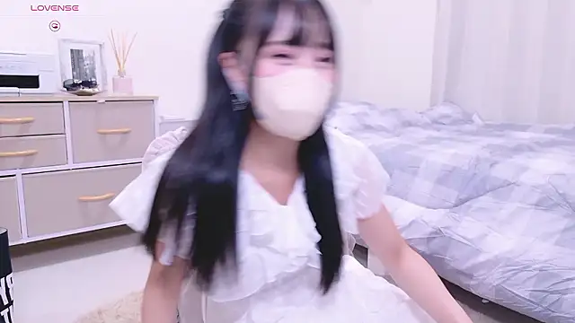 YURi luv online show from 09-19-25, 06:48