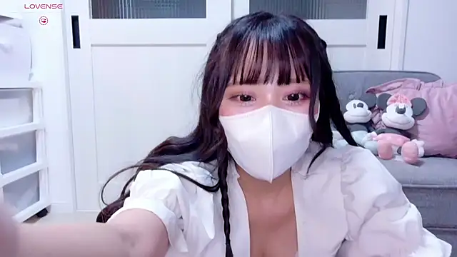 YURi luv online show from 10-05-25, 12:03