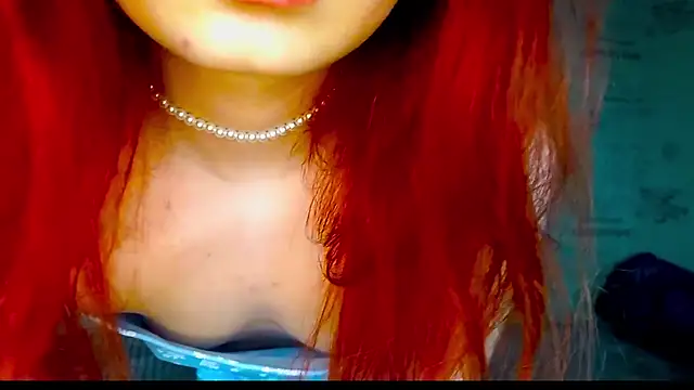 Snapshot of emi_less chatting on 09-15-25, 01:44 emi less online show from 09-15-25, 01:44