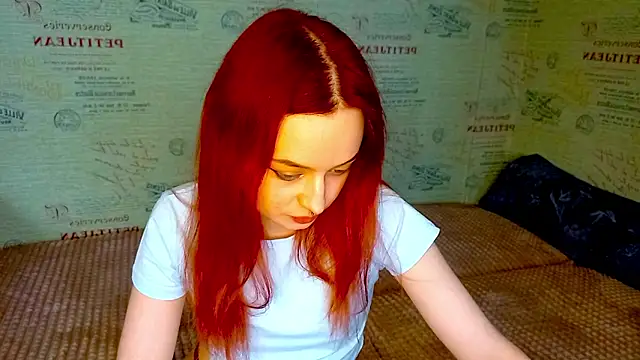 Snapshot of emi_less chatting on 09-25-25, 01:37 emi less online show from 09-25-25, 01:37