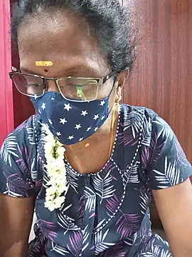 Snapshot of umashreetamil chatting on 06-02-26, 04:09 umashreetamil online show from 06-02-26, 04:09