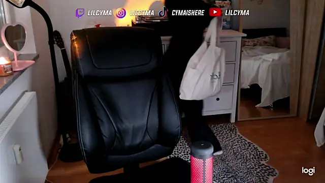 cymaishere online show from 10-28-25, 08:55