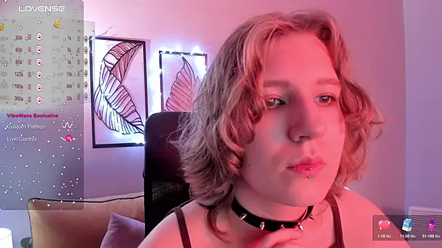 Hailey Foxy online show from 10-30-25, 09:00