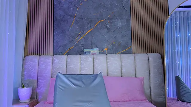 mia scot online show from 04-08-26, 11:54