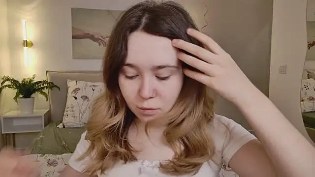 Snapshot of Lina_Glow chatting on 02-15-26, 07:05 Lina Glow online show from 02-15-26, 07:05