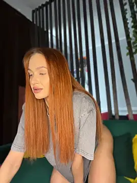 LittleFox    online show from 04-21-26, 07:03