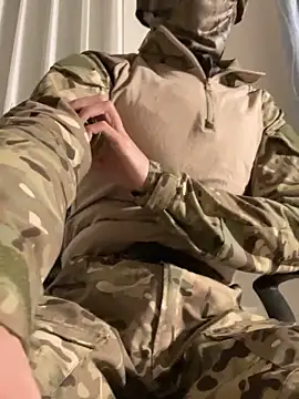 Snapshot of Daddygarry chatting on 02-28-26, 02:18 Daddygarry online show from 02-28-26, 02:18