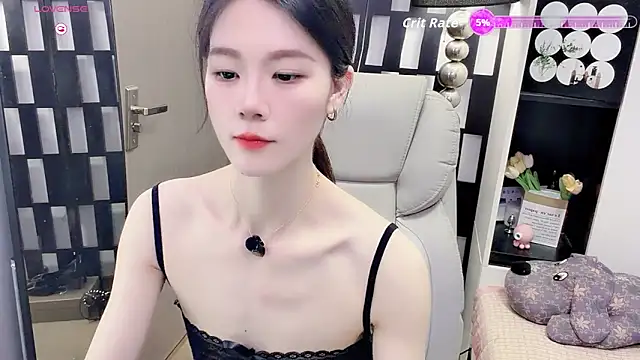 Snapshot of Yueyue-MM chatting on 06-14-26, 02:46 Yueyue-MM online show from 06-14-26, 02:46