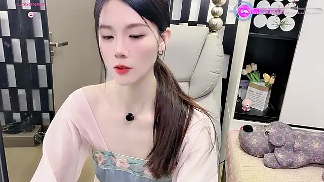 Snapshot of Yueyue-MM chatting on 06-19-26, 02:10 Yueyue-MM online show from 06-19-26, 02:10