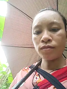 Snapshot of simi-lucy chatting on 09-25-25, 05:00 simi-lucy online show from 09-25-25, 05:00