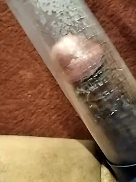 Snapshot of HIIMSINGLEBOY chatting on 10-15-25, 07:14 HIIMSINGLEBOY online show from 10-15-25, 07:14