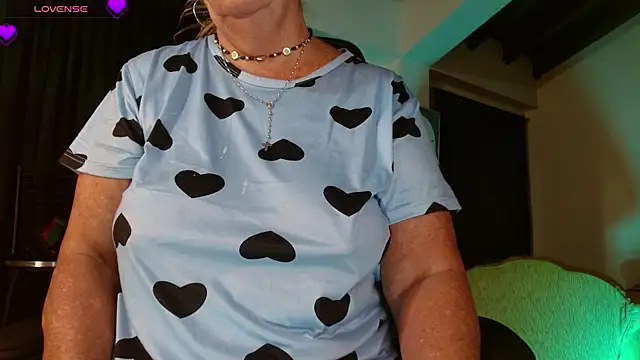 Snapshot of _SARAI_DUPONT chatting on 02-15-26, 11:08 SARAI DUPONT online show from 02-15-26, 11:08