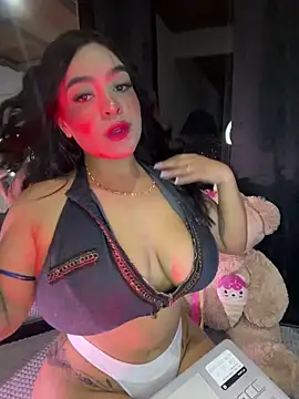 Snapshot of Danna_222 chatting on 01-19-26, 05:22 Danna 222 online show from 01-19-26, 05:22