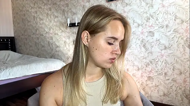 Snapshot of ElisabetLorney chatting on 09-09-25, 07:41 ElisabetLorney online show from 09-09-25, 07:41