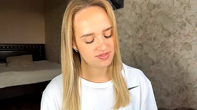 Snapshot of ElisabetLorney chatting on 09-23-25, 07:55 ElisabetLorney online show from 09-23-25, 07:55