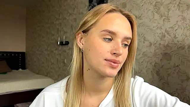 Snapshot of ElisabetLorney chatting on 09-27-25, 07:35 ElisabetLorney online show from 09-27-25, 07:35