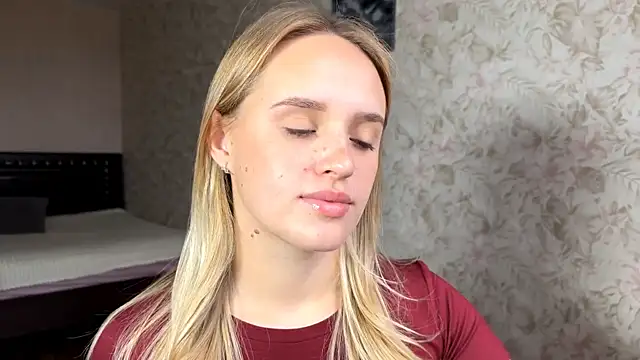 Snapshot of ElisabetLorney chatting on 10-07-25, 07:38 ElisabetLorney online show from 10-07-25, 07:38