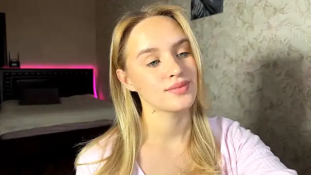 Snapshot of ElisabetLorney chatting on 10-10-25, 07:18 ElisabetLorney online show from 10-10-25, 07:18