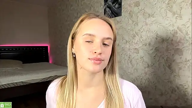 Snapshot of ElisabetLorney chatting on 10-28-25, 07:34 ElisabetLorney online show from 10-28-25, 07:34